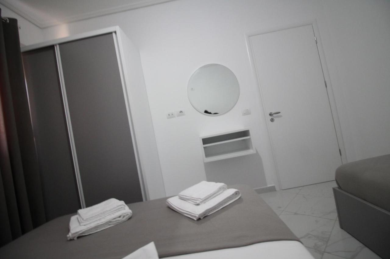 Sky Apartments Σαράντα Εξωτερικό φωτογραφία